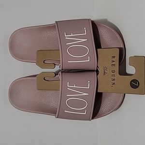 Rae Dunn LOVE Mauve Pink Size 7 Slides